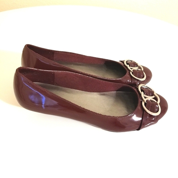 Predictions Shoes - Picture 2 of 3